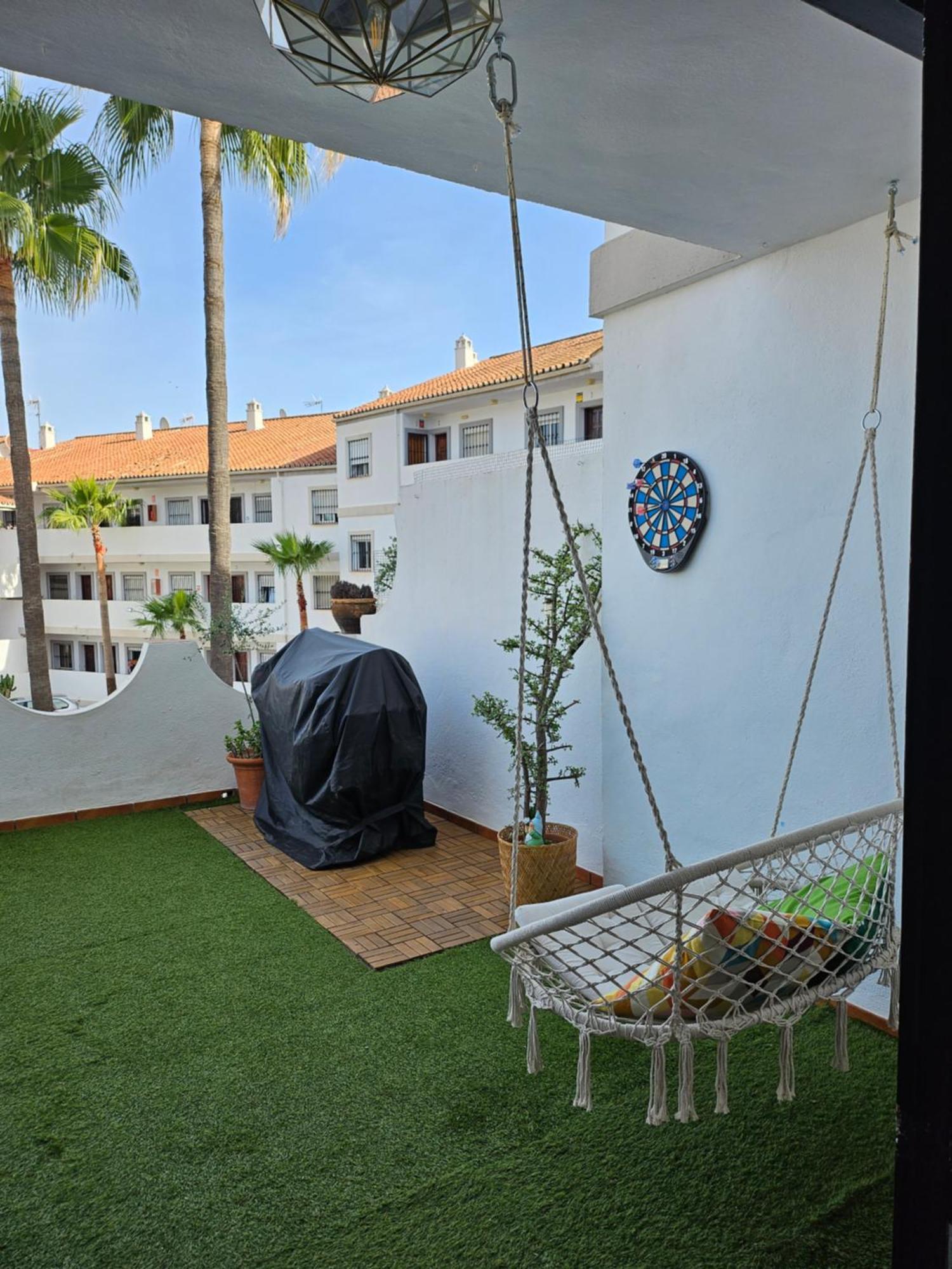 Apartamento En Mijas Con Terraza, Capacidad Para 5 Personas Con Piscina De Temporada Малага Екстериор снимка